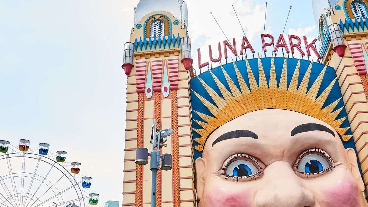 luna-park-face-and-ferris