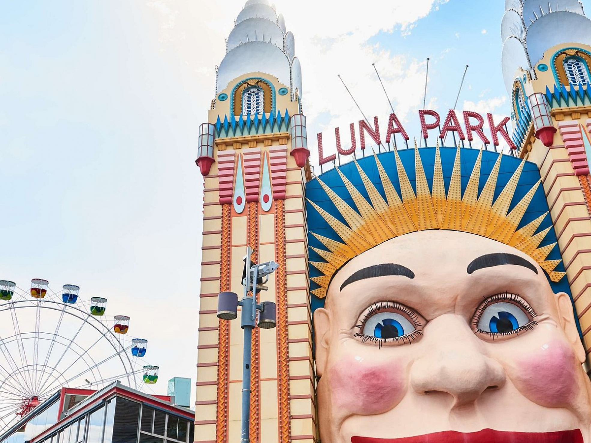 luna-park-face-and-ferris